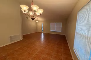 19143 Dove Creek Dr, Tampa, FL 33647 - Photo 5