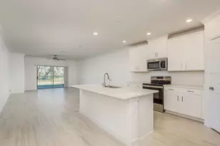 10728 Gable Dig Loop, San Antonio, FL 33576 - Photo 3