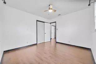 15204 Monet Dr, Tampa, FL 33613 - Photo 29