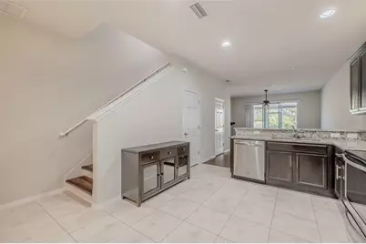 4734 White Sanderling Ct Court, Tampa, FL 33619 - Photo 9