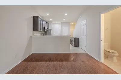 4734 White Sanderling Ct Court, Tampa, FL 33619 - Photo 11