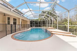 10239 Garden Alcove Dr, Tampa, FL 33647 - Photo 5