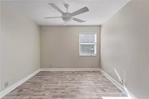 10239 Garden Alcove Dr, Tampa, FL 33647 - Photo 43