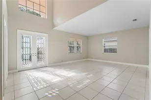 10239 Garden Alcove Dr, Tampa, FL 33647 - Photo 3