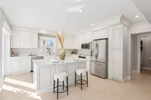 104 Palmera Blvd NE, Saint Petersburg, FL 33704 - Photo 13