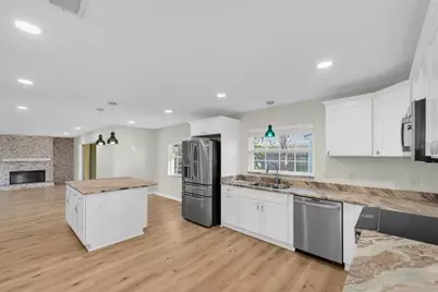 13400 91st Avenue, Seminole, FL 33776 - Photo 9
