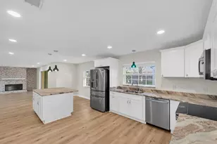 13400 91st Ave, Seminole, FL 33776 - Photo 9