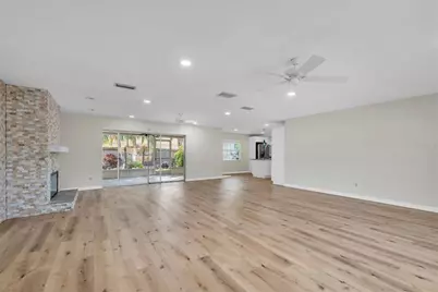 13400 91st Avenue, Seminole, FL 33776 - Photo 9