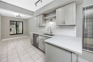 7310 Sunshine Skyway Ln S, Saint Petersburg, FL 33711 - Photo 21