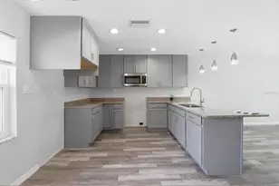 11372 W Bayshore Dr, Crystal River, FL 34429 - Photo 3