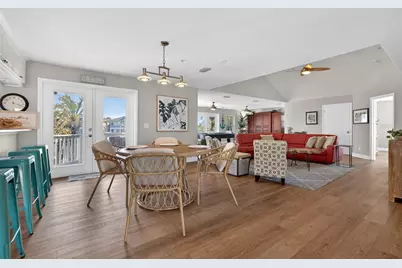 1902 Arrowhead Drive NE, Saint Petersburg, FL 33703 - Photo 5