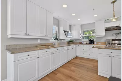 1902 Arrowhead Drive NE, Saint Petersburg, FL 33703 - Photo 9