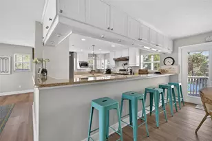 1902 Arrowhead Dr NE, Saint Petersburg, FL 33703 - Photo 7