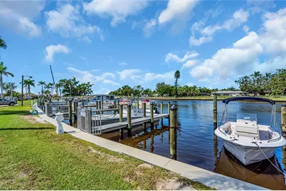 7817 Alhambra Drive, Bradenton, FL 34209 - Photo 9