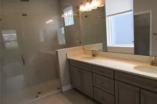 28981 Trevi Pl, Wesley Chapel, FL 33543 - Photo 5