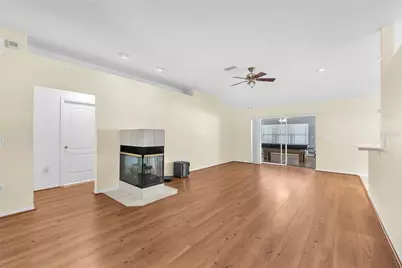 2332 Towering Oaks Circle, Seffner, FL 33584 - Photo 7