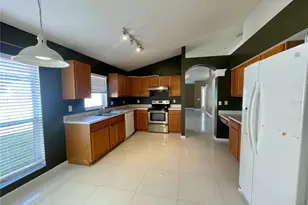 1031 Summer Breeze Dr, Brandon, FL 33511 - Photo 9
