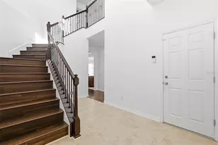 2941 Adams Cross Dr, Zephyrhills, FL 33540 - Photo 5