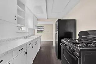 1703 7th Ave N, Saint Petersburg, FL 33713 - Photo 11