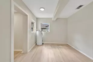 2003 E Hanna Ave, Tampa, FL 33610 - Photo 31