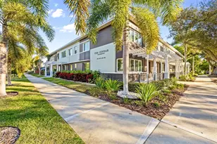 410 12th Ave NE, Saint Petersburg, FL 33701 - Photo 1