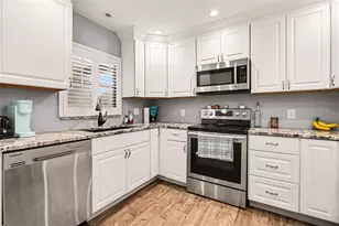 7291 Cloister Dr, Sarasota, FL 34231 - Photo 11