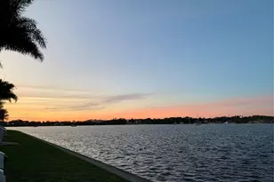 205 Pompano Dr SE, Saint Petersburg, FL 33705 - Photo 27