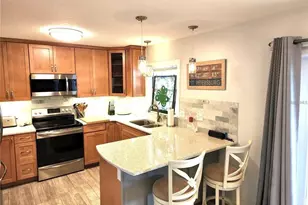 205 Pompano Dr SE, Saint Petersburg, FL 33705 - Photo 7