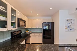 301 2nd St N, Saint Petersburg, FL 33701 - Photo 25
