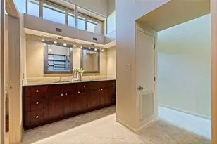301 2nd St N, Saint Petersburg, FL 33701 - Photo 17