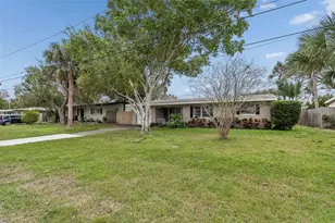 10970 Grove Terrace, Seminole, FL 33772 - Photo 3
