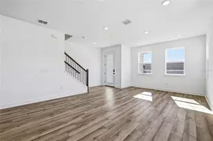 2007 Wild Heron Ct, Valrico, FL 33596 - Photo 9