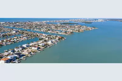 11285 9th Street E, Treasure Island, FL 33706 - Photo 9