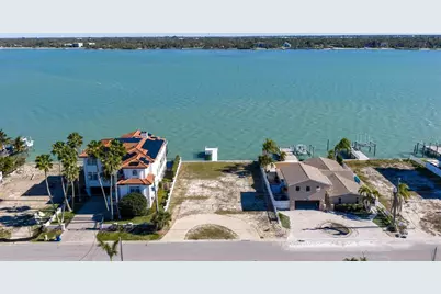 11285 9th Street E, Treasure Island, FL 33706 - Photo 1