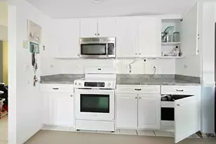 122 Algiers Dr, Venice, FL 34293 - Photo 5