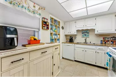 5020 Brittany Drive S #118, Saint Petersburg, FL 33715 - Photo 9