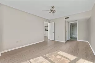 4900 Brittany Dr S, Saint Petersburg, FL 33715 - Photo 11