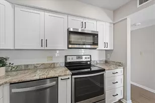 4900 Brittany Dr S, Saint Petersburg, FL 33715 - Photo 9