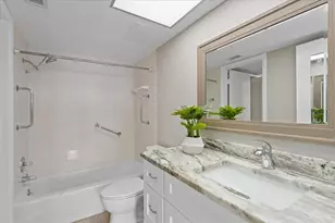 4900 Brittany Dr S, Saint Petersburg, FL 33715 - Photo 13