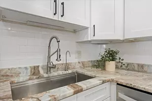 4900 Brittany Dr S, Saint Petersburg, FL 33715 - Photo 11