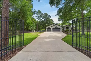 8518 Quail Hollow Blvd, Wesley Chapel, FL 33544 - Photo 3