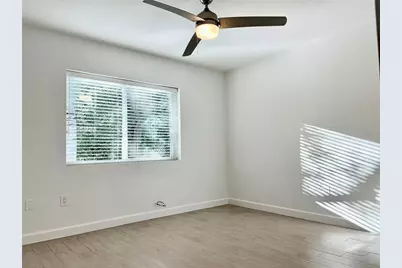 410 12th Avenue NE #10, Saint Petersburg, FL 33701 - Photo 9