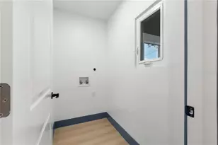 8508 Sunbeam Ln, Tampa, FL 33615 - Photo 9