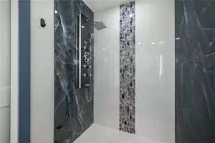 8508 Sunbeam Ln, Tampa, FL 33615 - Photo 15