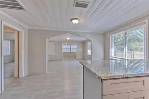 905 W Ball St, Plant City, FL 33563 - Photo 15