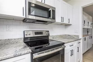 5681 Cedar St NE, Saint Petersburg, FL 33703 - Photo 11