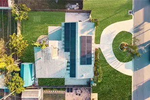 5681 Cedar St NE, Saint Petersburg, FL 33703 - Photo 5