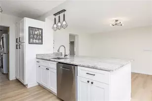 5681 Cedar St NE, Saint Petersburg, FL 33703 - Photo 9