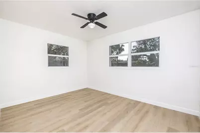 5681 Cedar Street NE, Saint Petersburg, FL 33703 - Photo 25