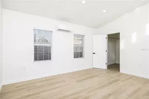 5681 Cedar St NE, Saint Petersburg, FL 33703 - Photo 15